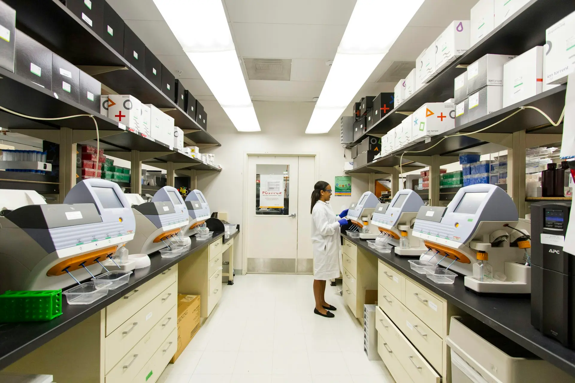 Laboratory workspace